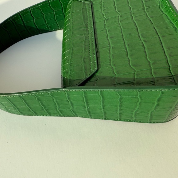 Green Crocodile-Embossed Women's Bag - Picture 4 of 5